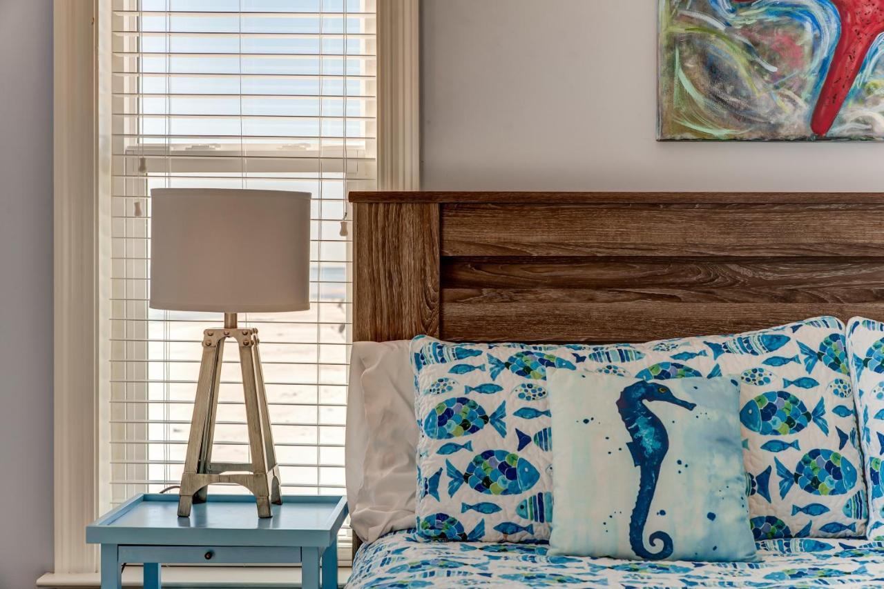 High Tide - Pet Friendly! Expansive Floor Plan And Stunning Views! Large Gulf Front Deck! Home Dauphin Island Bagian luar foto